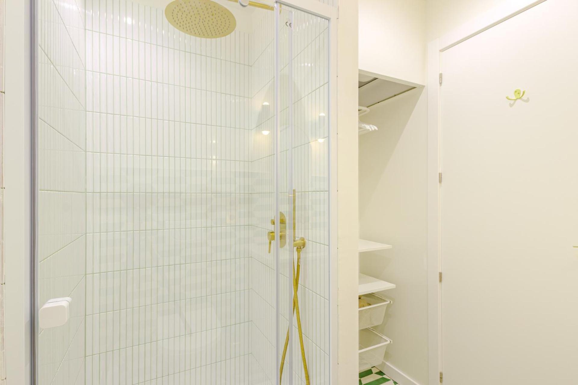 Refined And Practical Studio In Historic Center Of Alicante Bagian luar foto