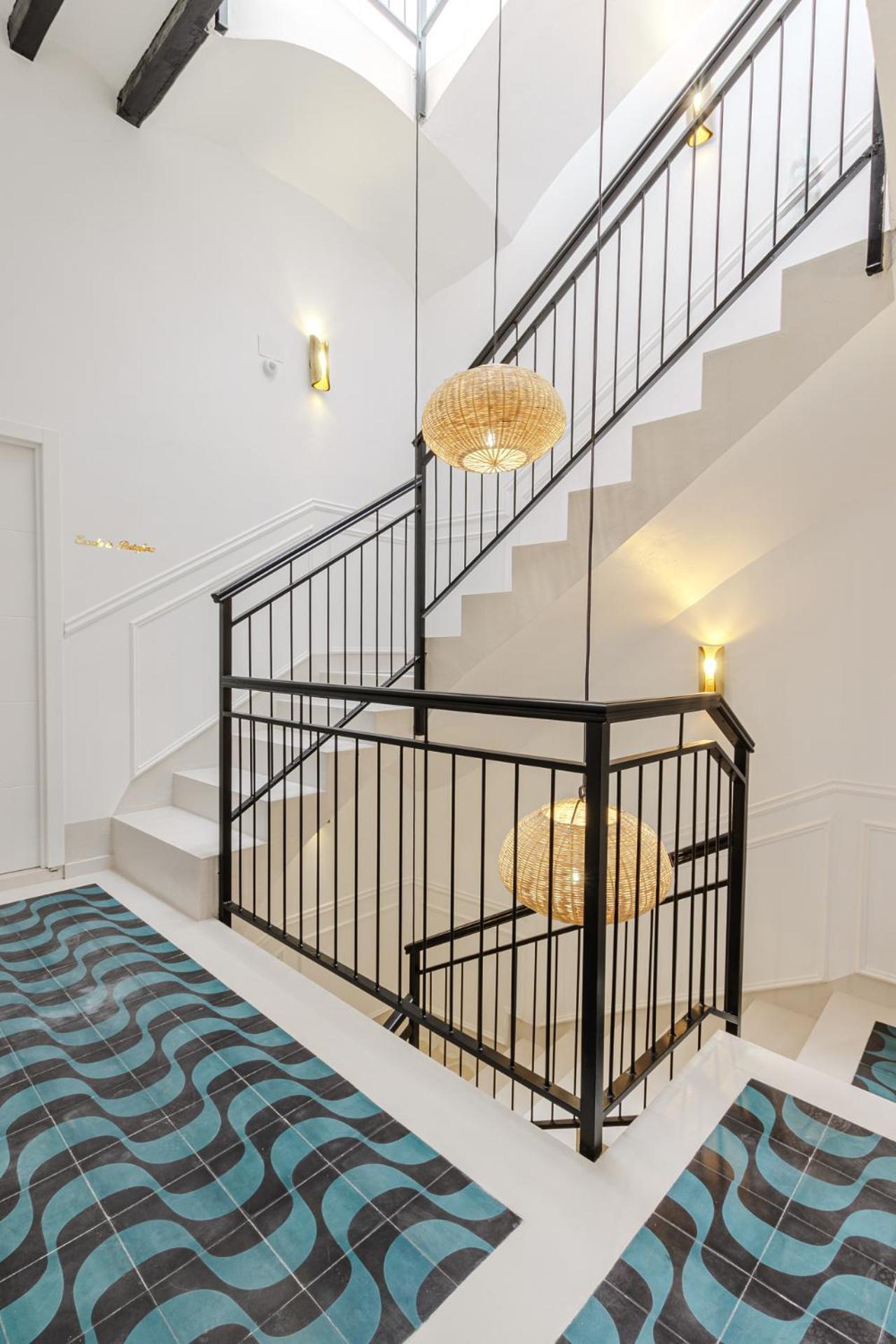 Refined And Practical Studio In Historic Center Of Alicante Bagian luar foto